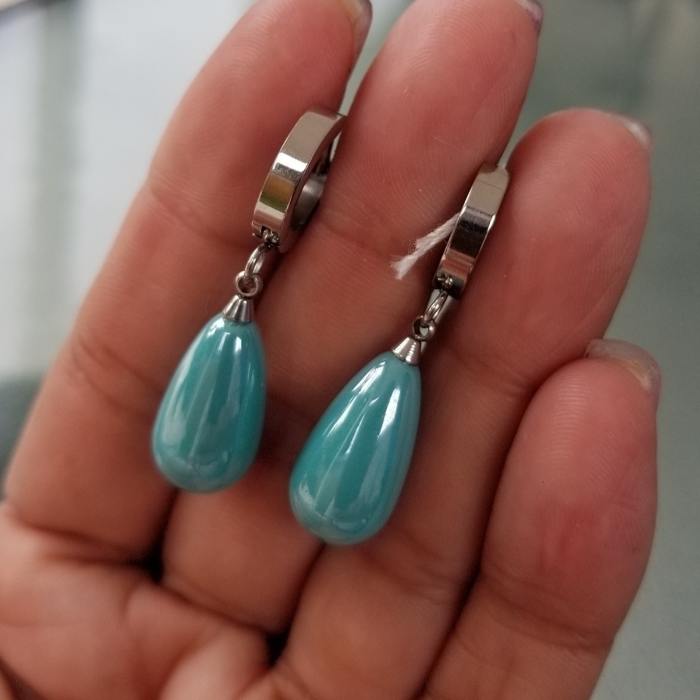 Earrings - Picture 5 of 8